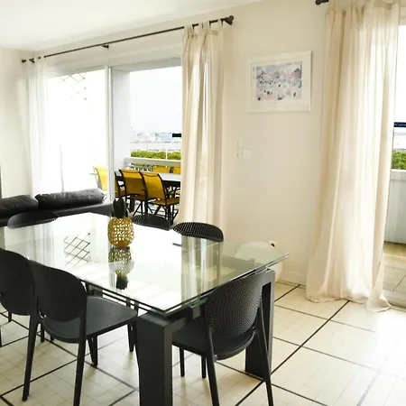 Duplex De 100m2 Avec 3 Vue Апартаменты Руайян